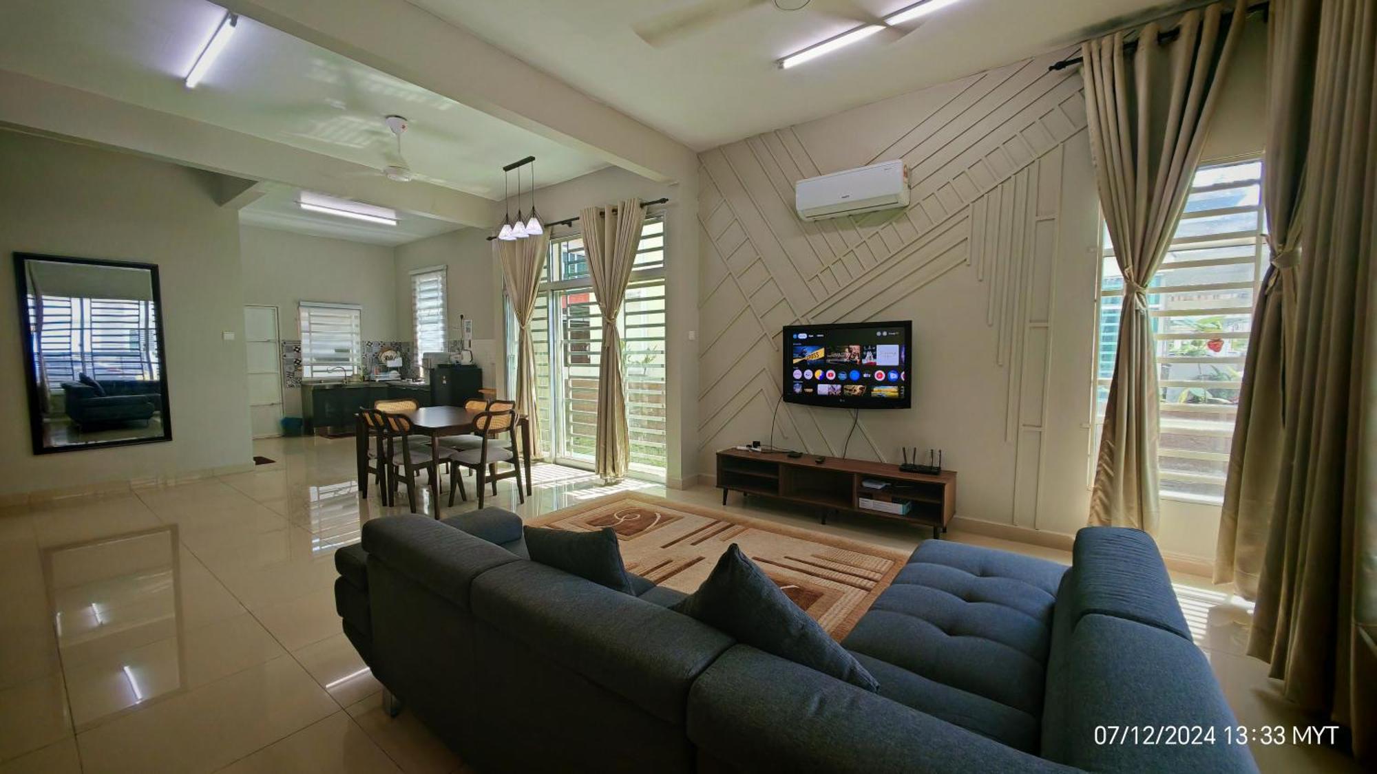 Qasrina Semi D 4 Bilik Holiday home *